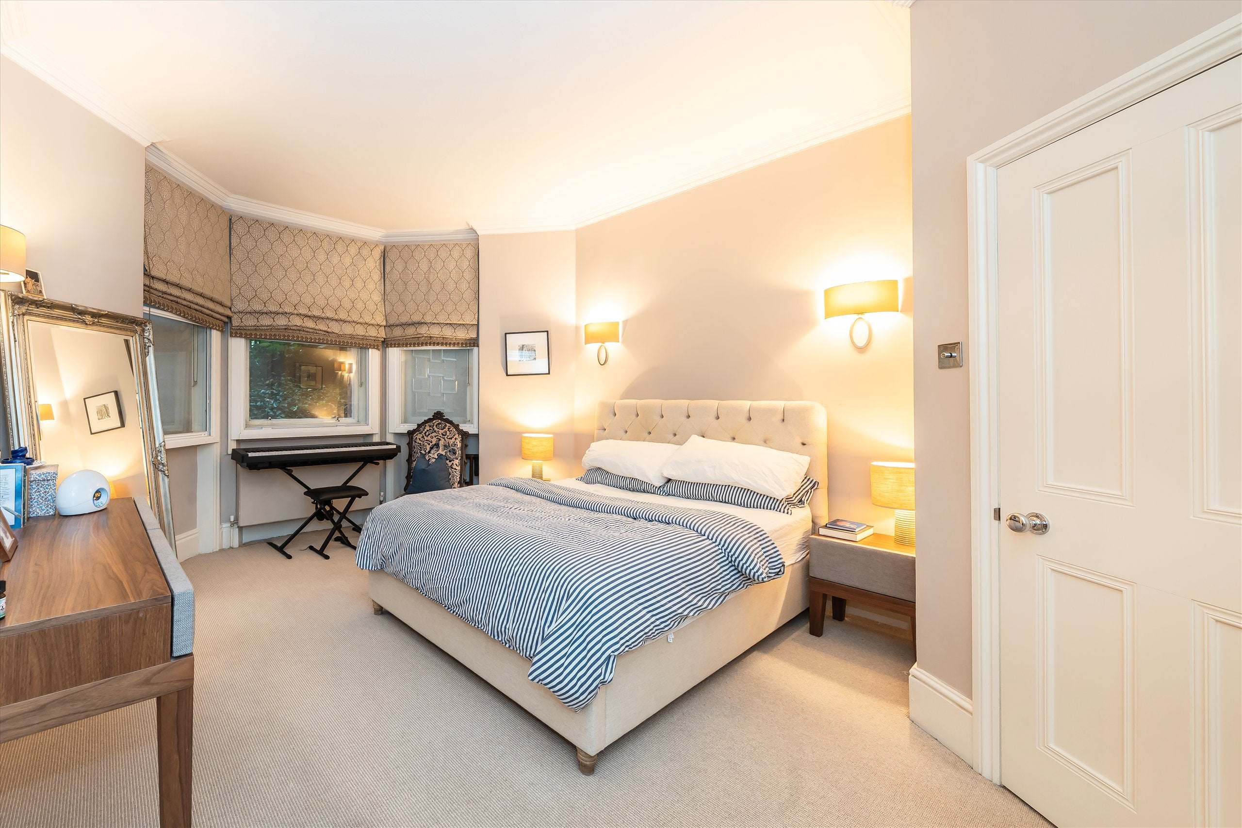 Flat Ambrosden Avenue in City of Westminster