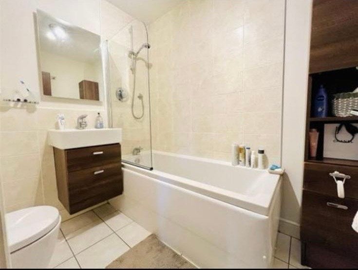 Room Riverbrook Road in Trafford