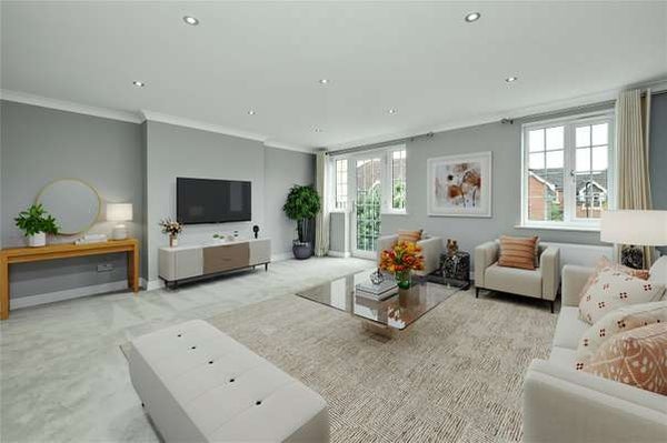 House Lynwood Road in Elmbridge