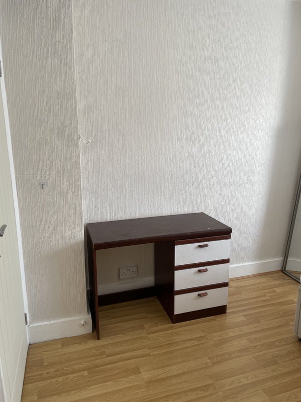 Room Etta Street in Greater London