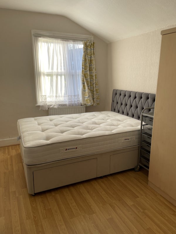 Room Etta Street in Greater London