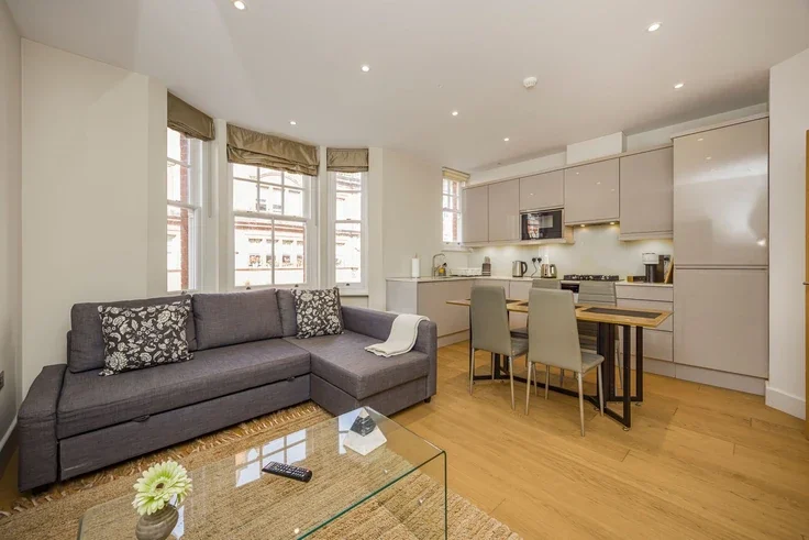 Flat Great Titchfield Street in City of Westminster