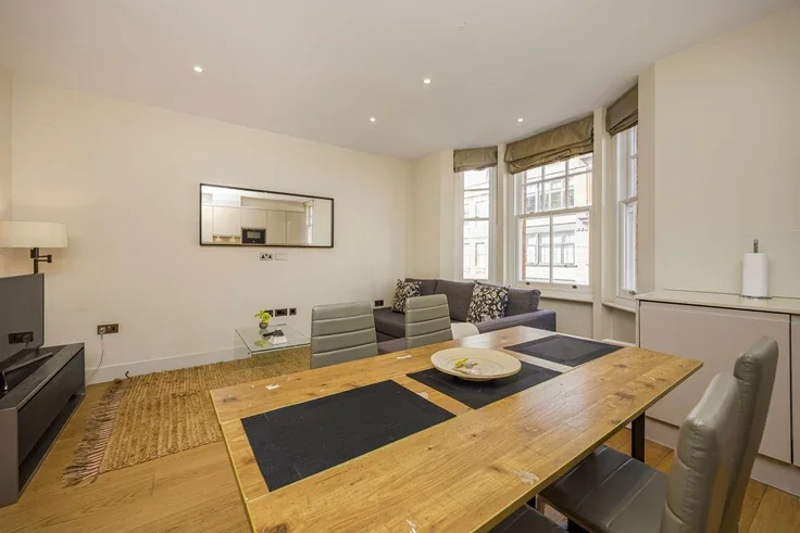 Flat Great Titchfield Street in City of Westminster