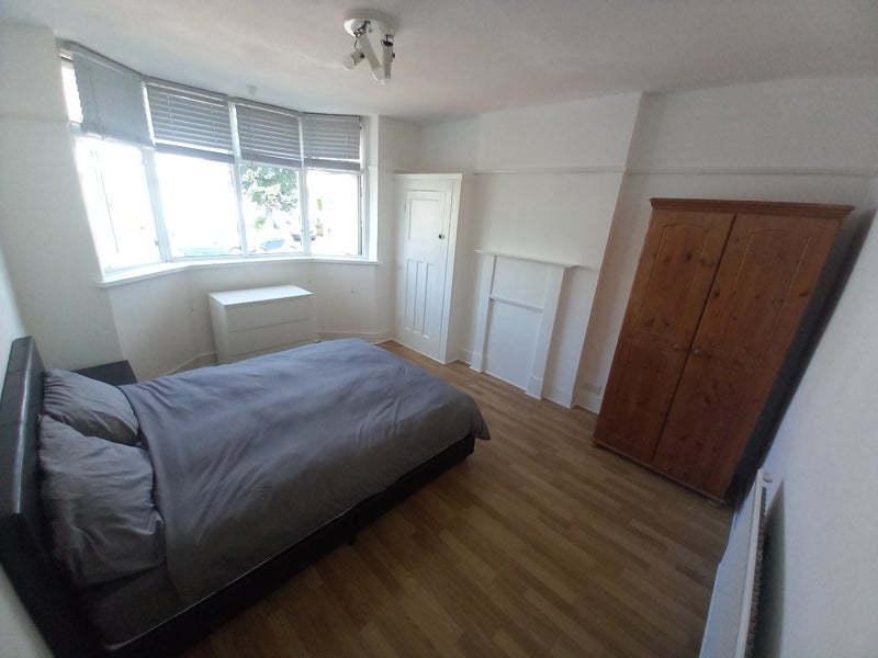 Room Ecclesbourne Gardens in Greater London