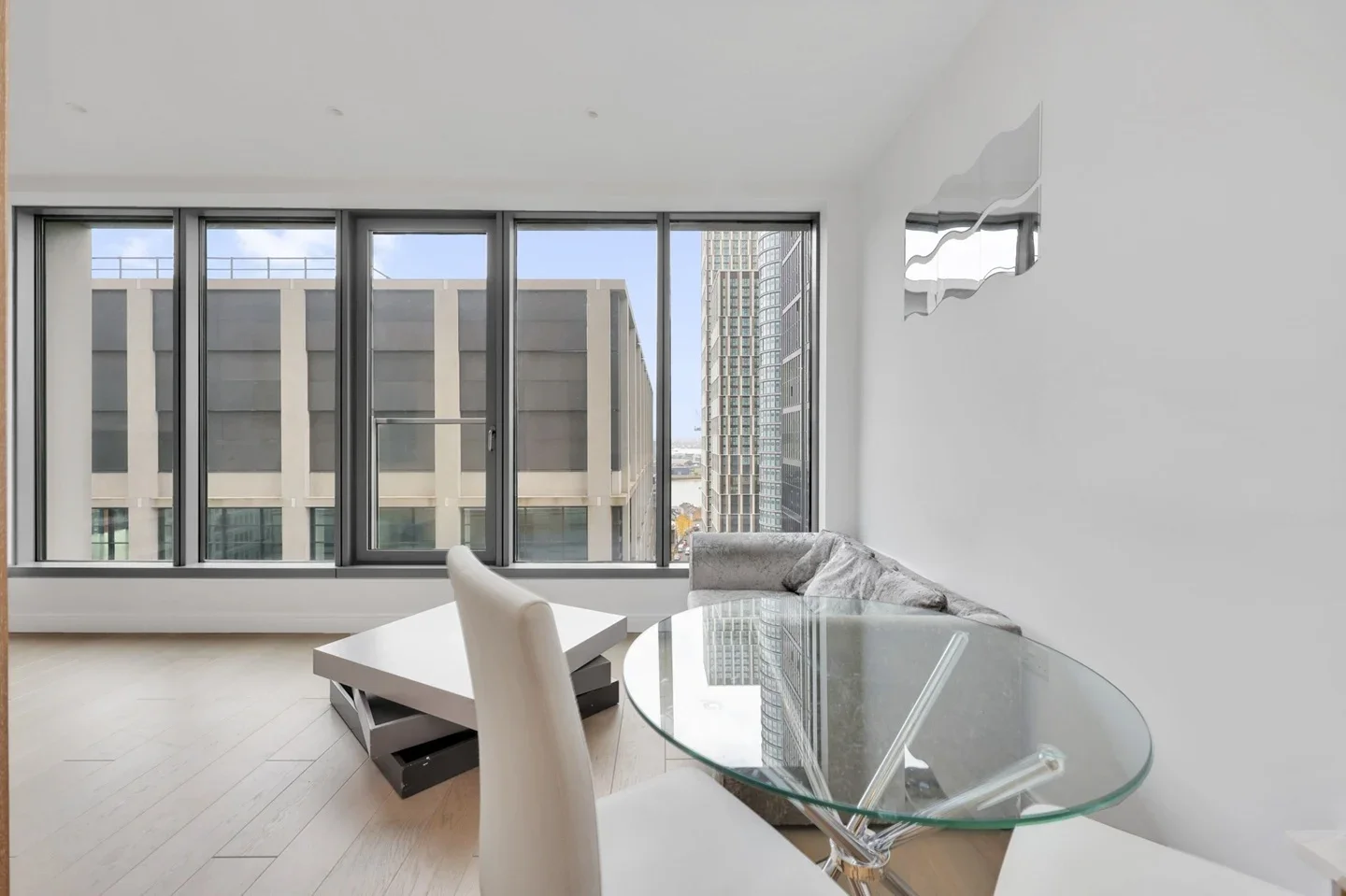 Flat Park Drive in Greater London