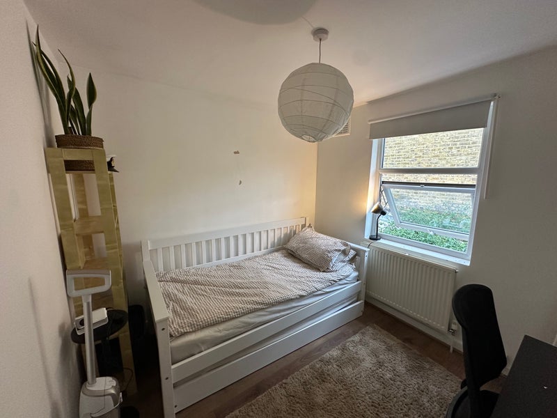 Room Brockwell Passage in Greater London