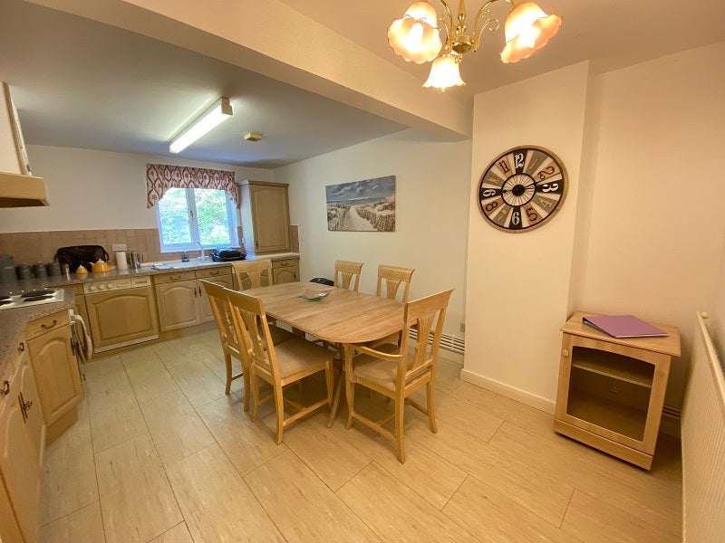 Flat Langland Bay Road in Newton