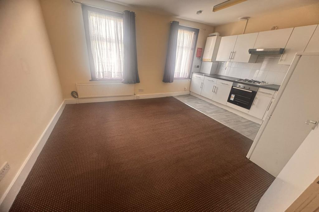 Flat Ley Street in Greater London