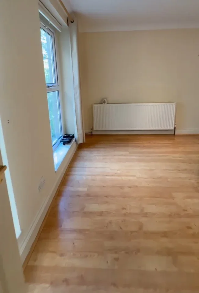 Room Lawrie Park Road in Greater London