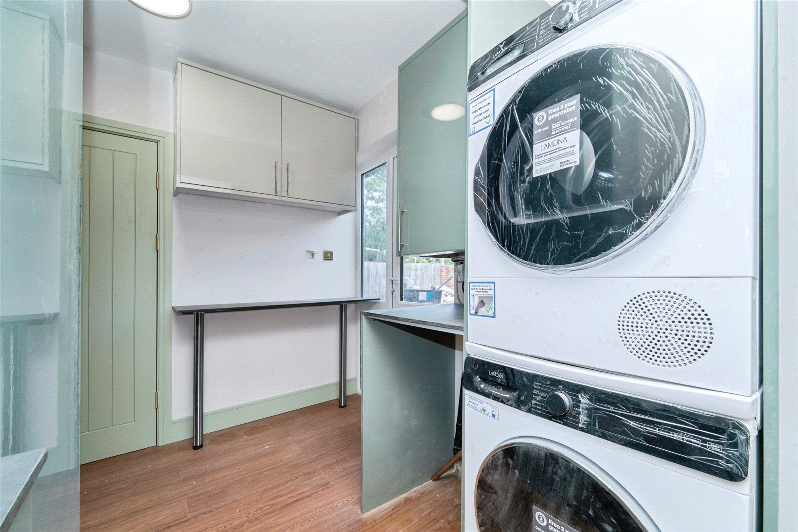 Room Nigel Close in Greater London