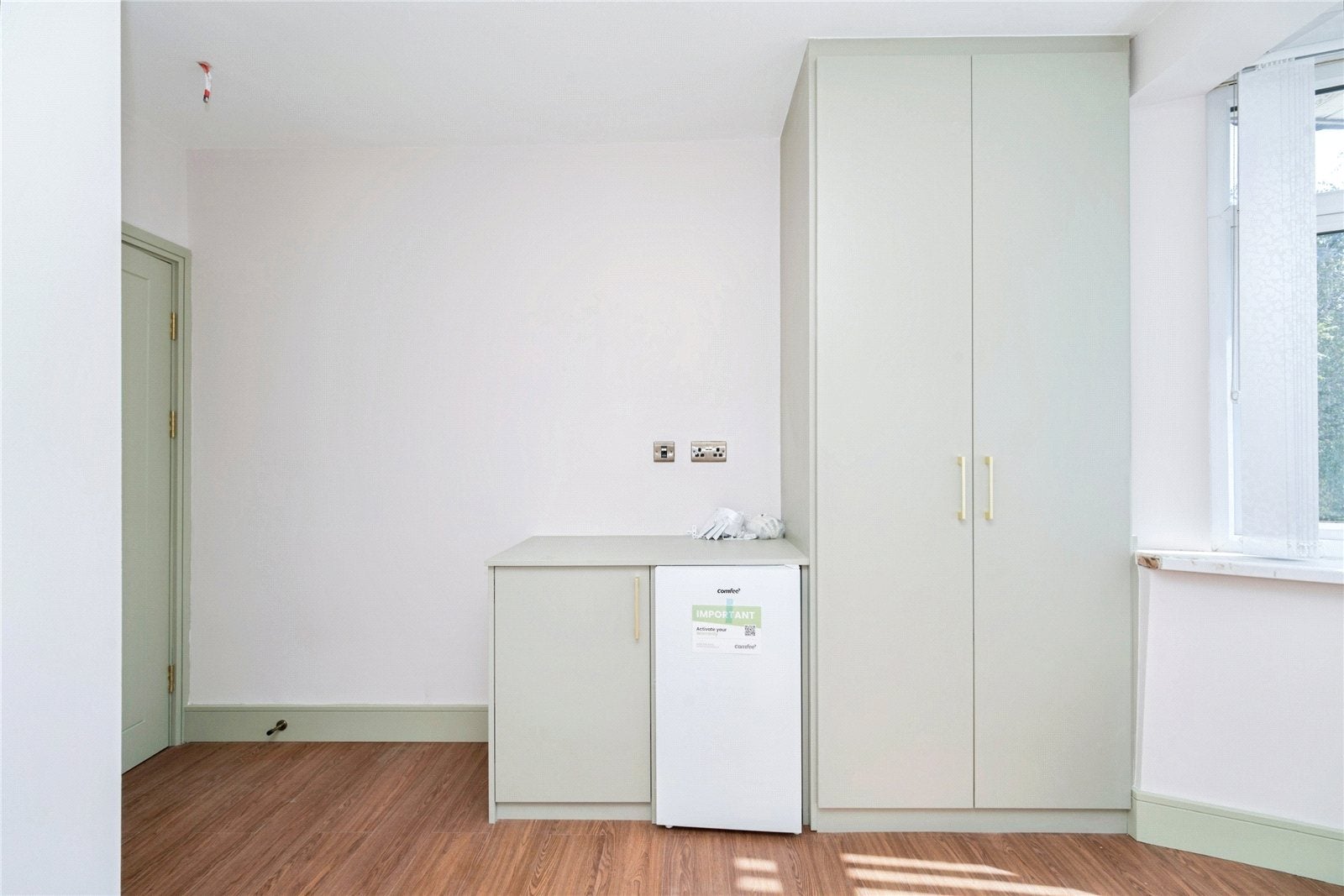 Room Nigel Close in Greater London