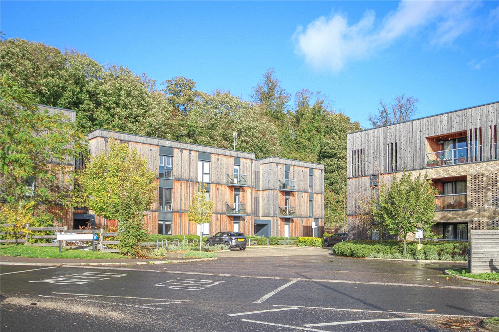 Flat Clock House Gardens in Welwyn Hatfield