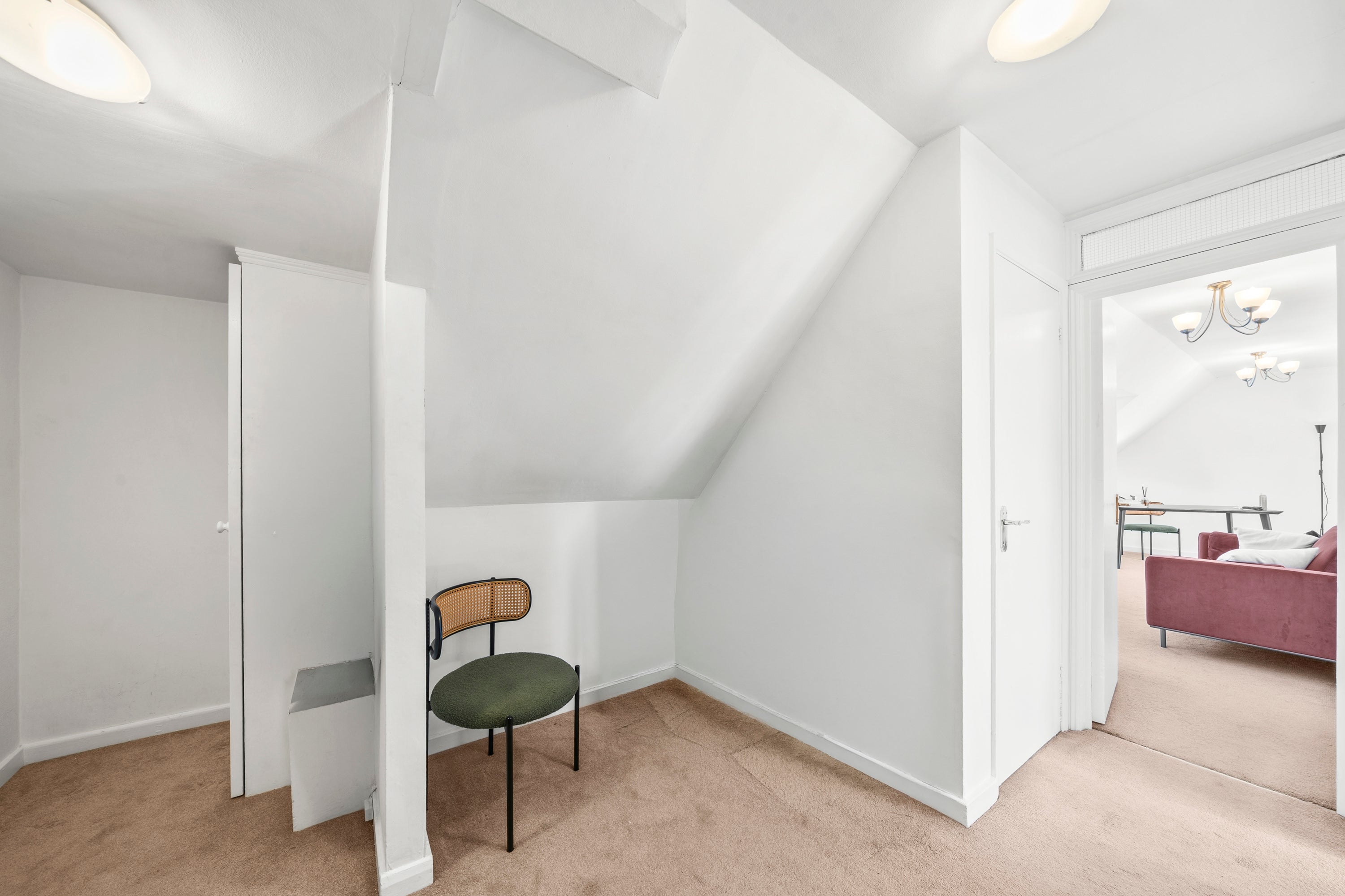 Flat Lyttelton Road in Greater London