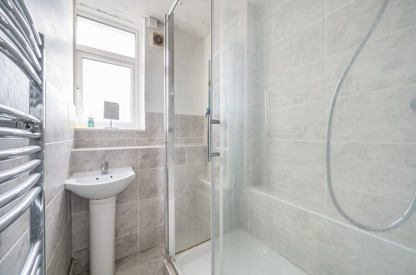 Flat Marcella Road in Greater London