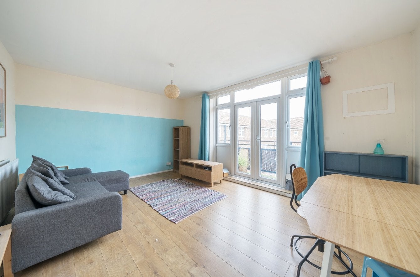 Flat Marcella Road in Greater London
