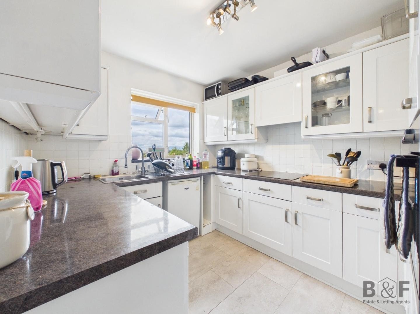 Flat Overnhill Road in Bristol