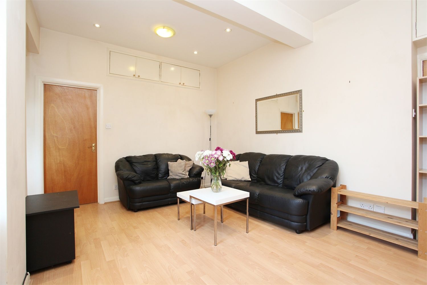 Flat Valetta Road in Greater London