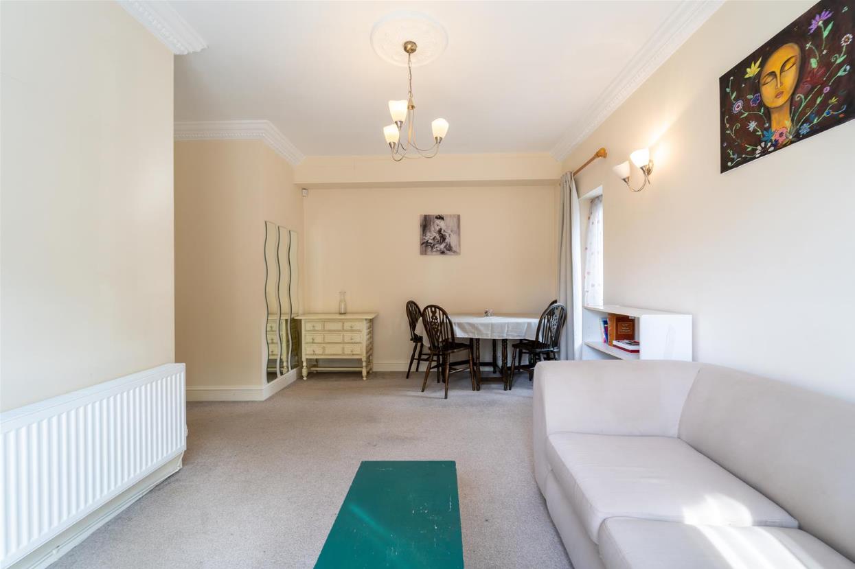 Flat Harborne Park Road in Birmingham