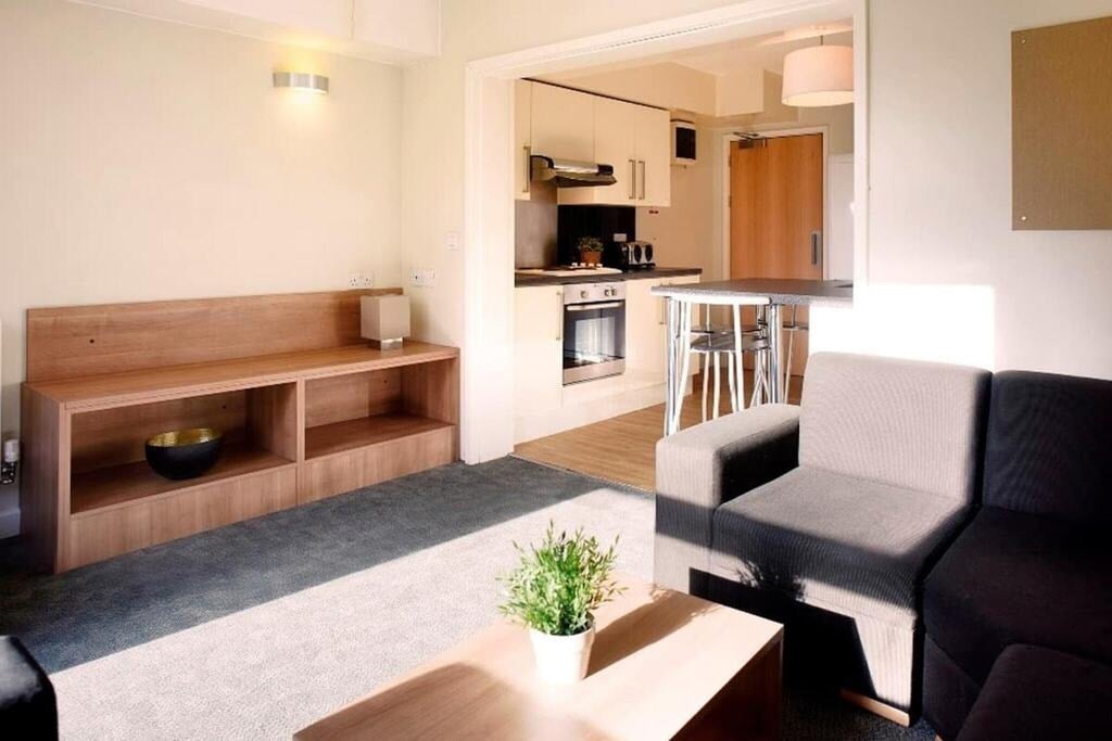 Room Holloway Road in Greater London