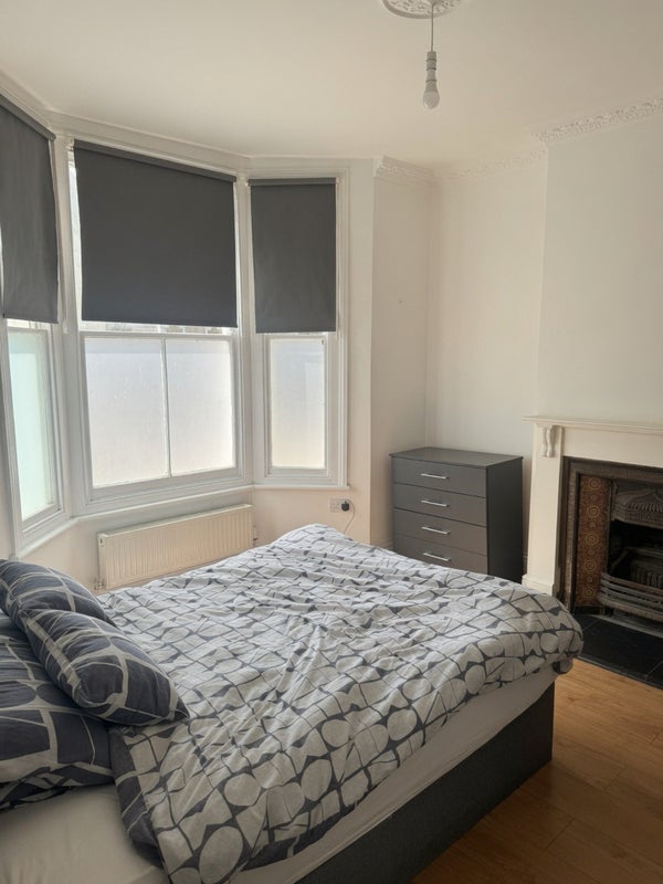 Room Eversleigh Road in Greater London