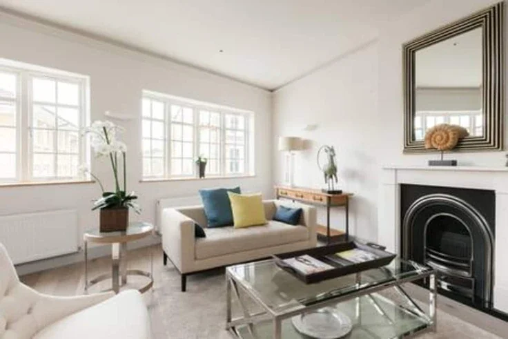 Flat Imperial Square in Greater London