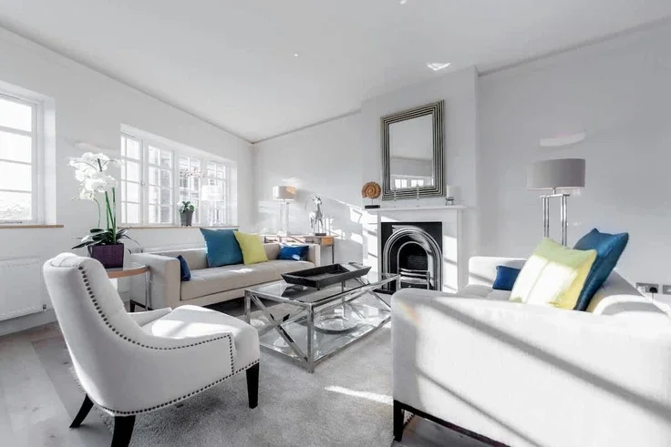 Flat Imperial Square in Greater London