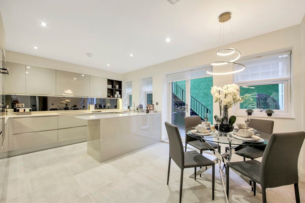 Flat Sutton Road in Greater London