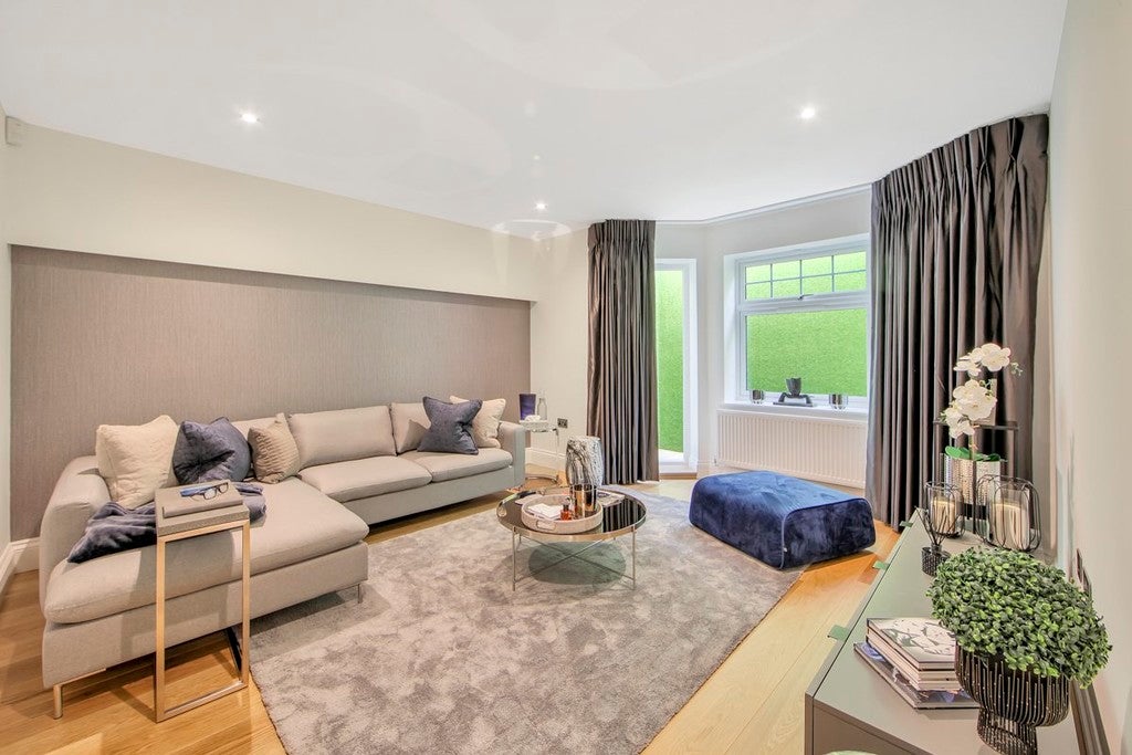 Flat Sutton Road in Greater London