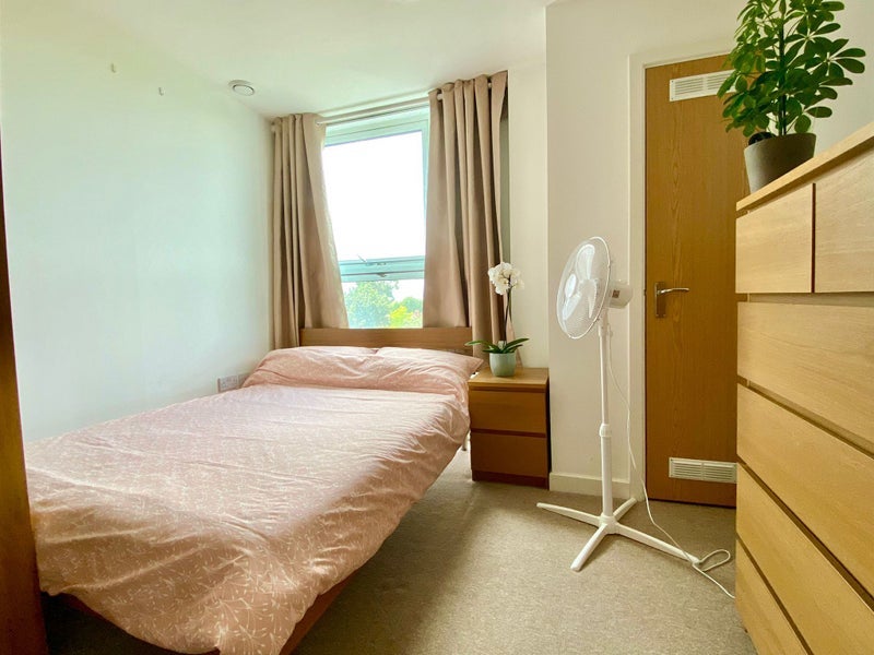 Room Granville Gardens in Greater London