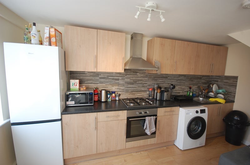 Room Limpsfield Avenue in Greater London