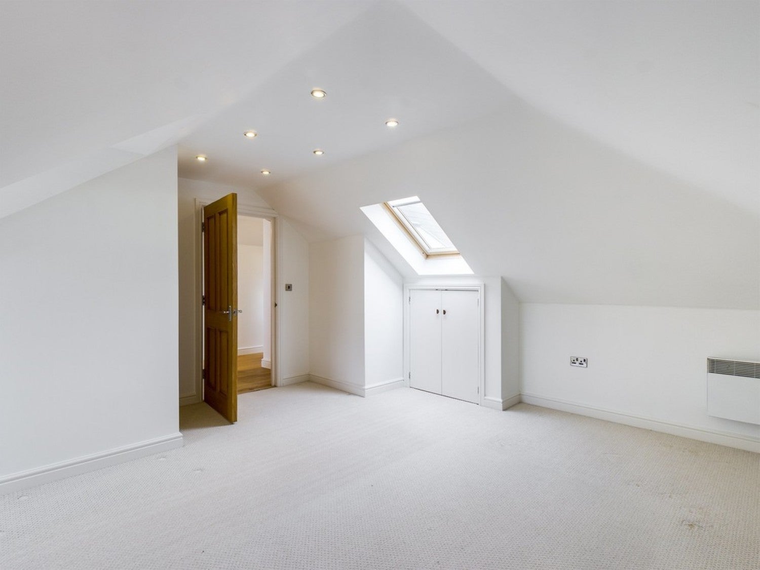 Flat Ashenground Road in Mid Sussex