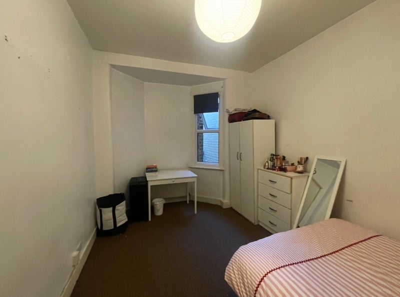 Room Dunbar Road in Greater London