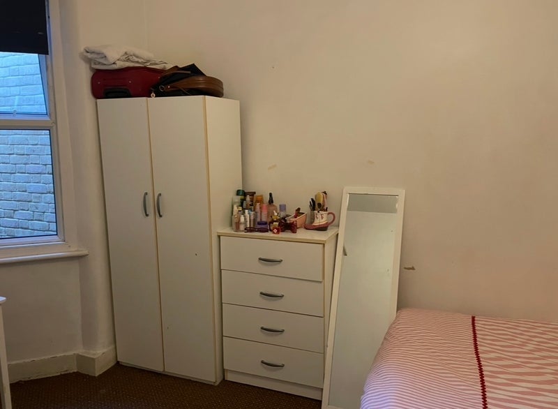 Room Dunbar Road in Greater London