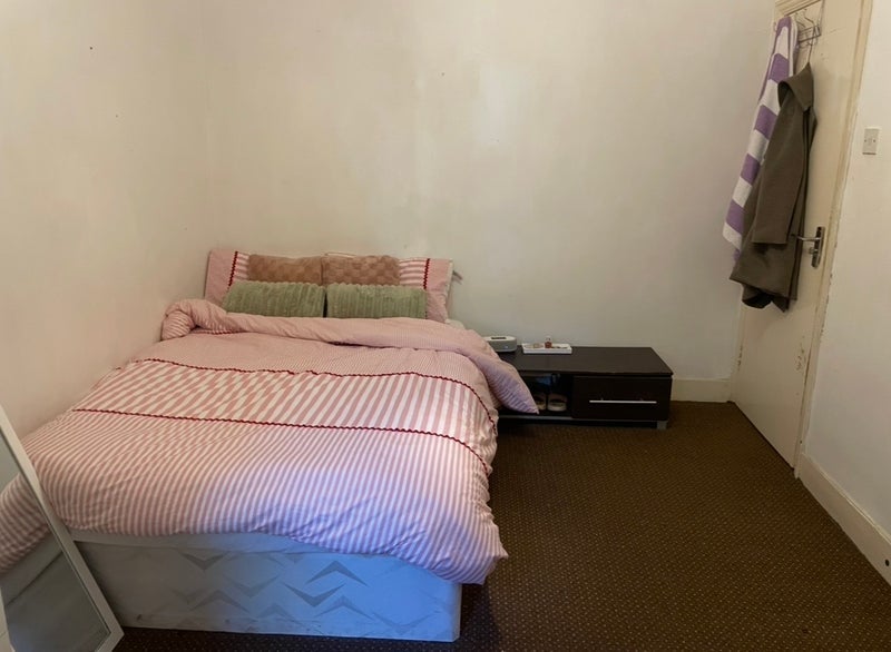 Room Dunbar Road in Greater London
