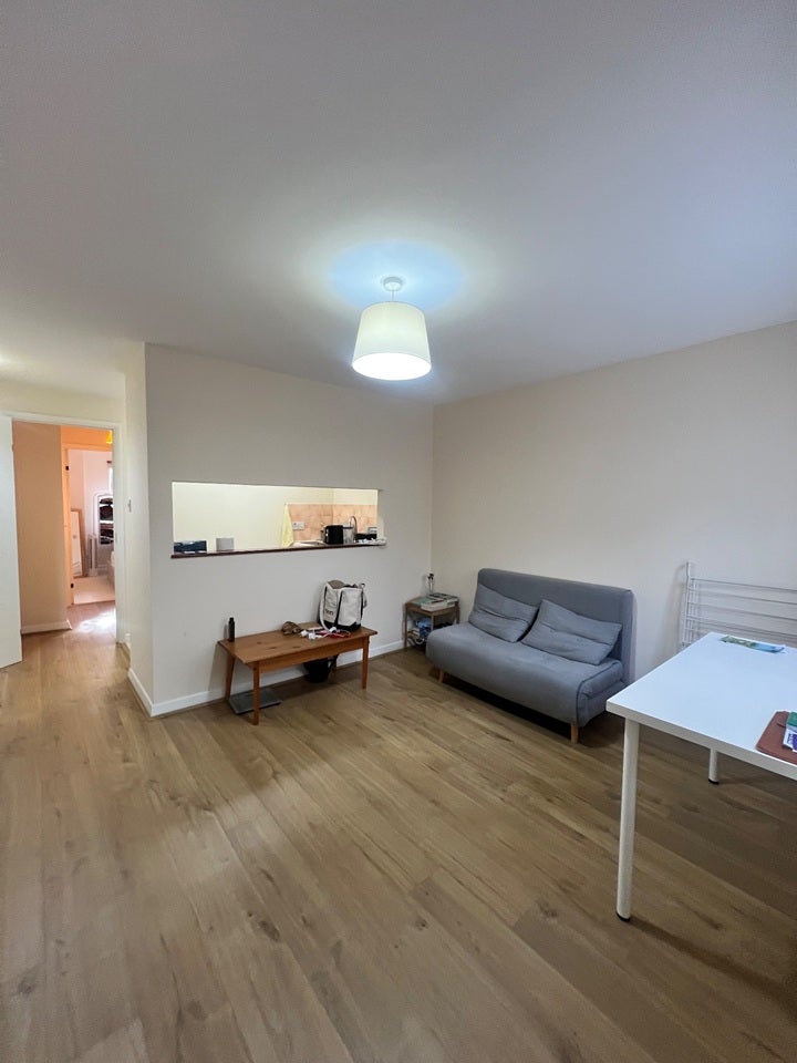 Flat Bunning Way in Greater London