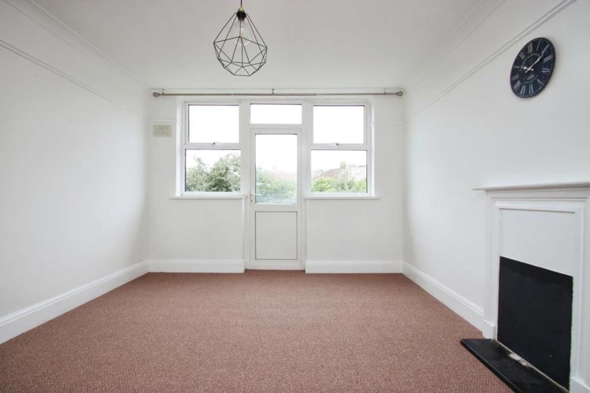 Flat Thiery Road in Bristol