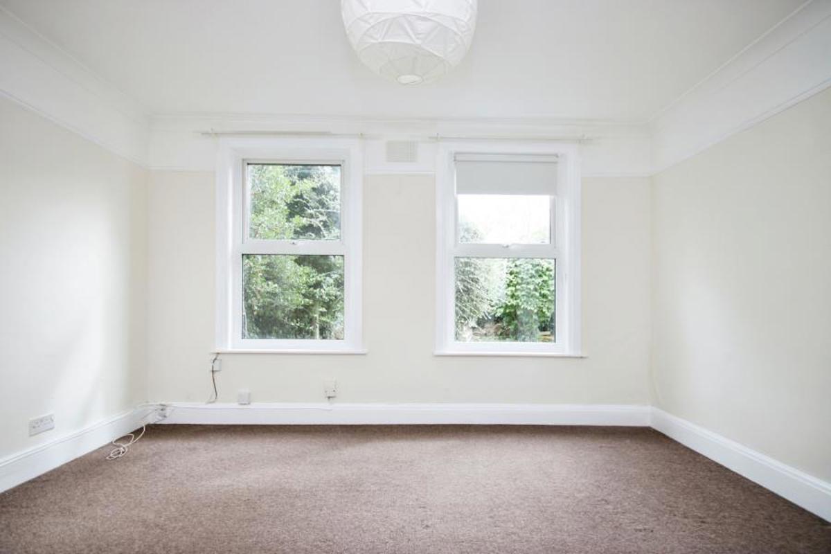 Flat Thiery Road in Bristol