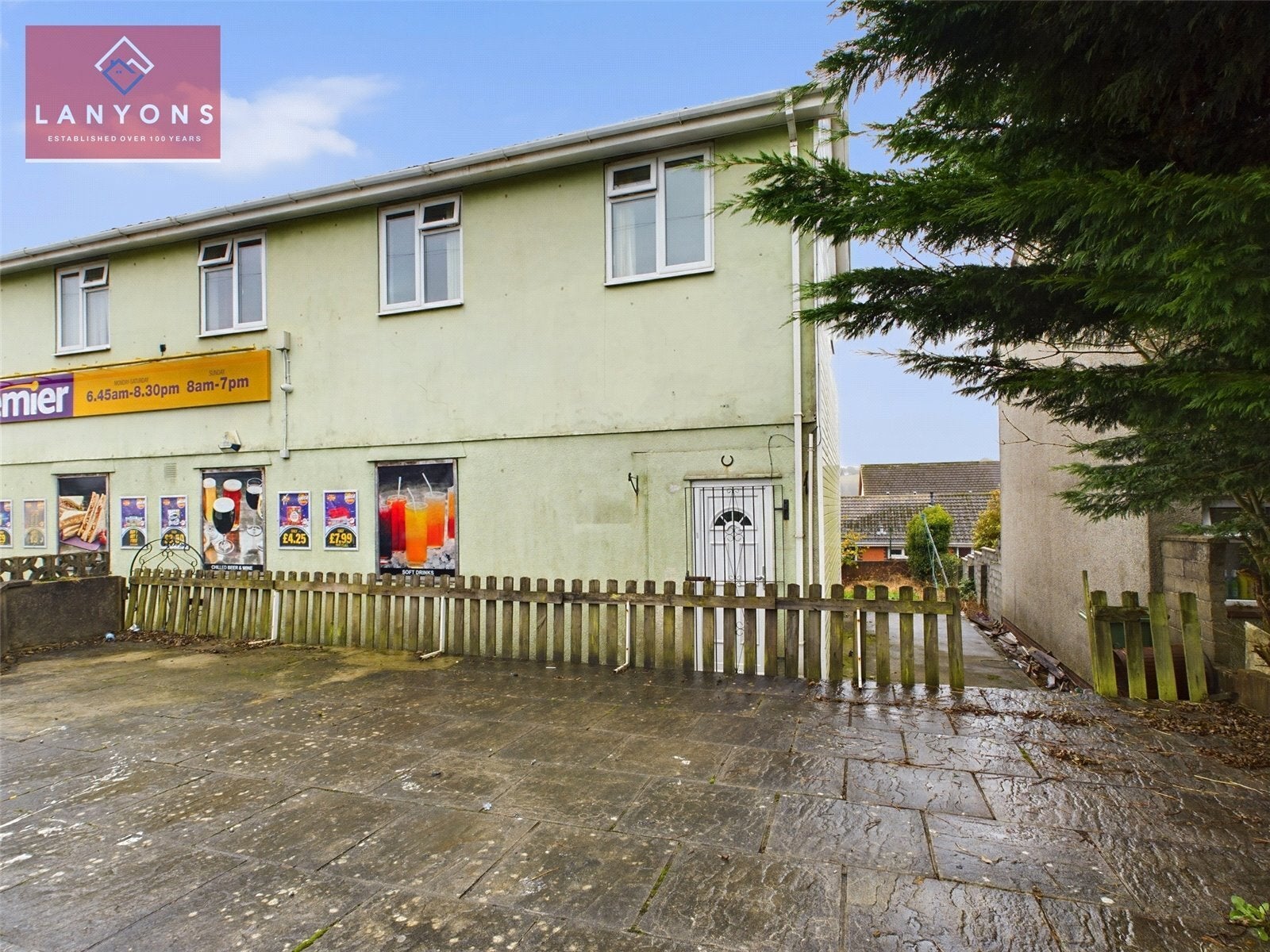 Flat Bryngolau in Tonyrefail