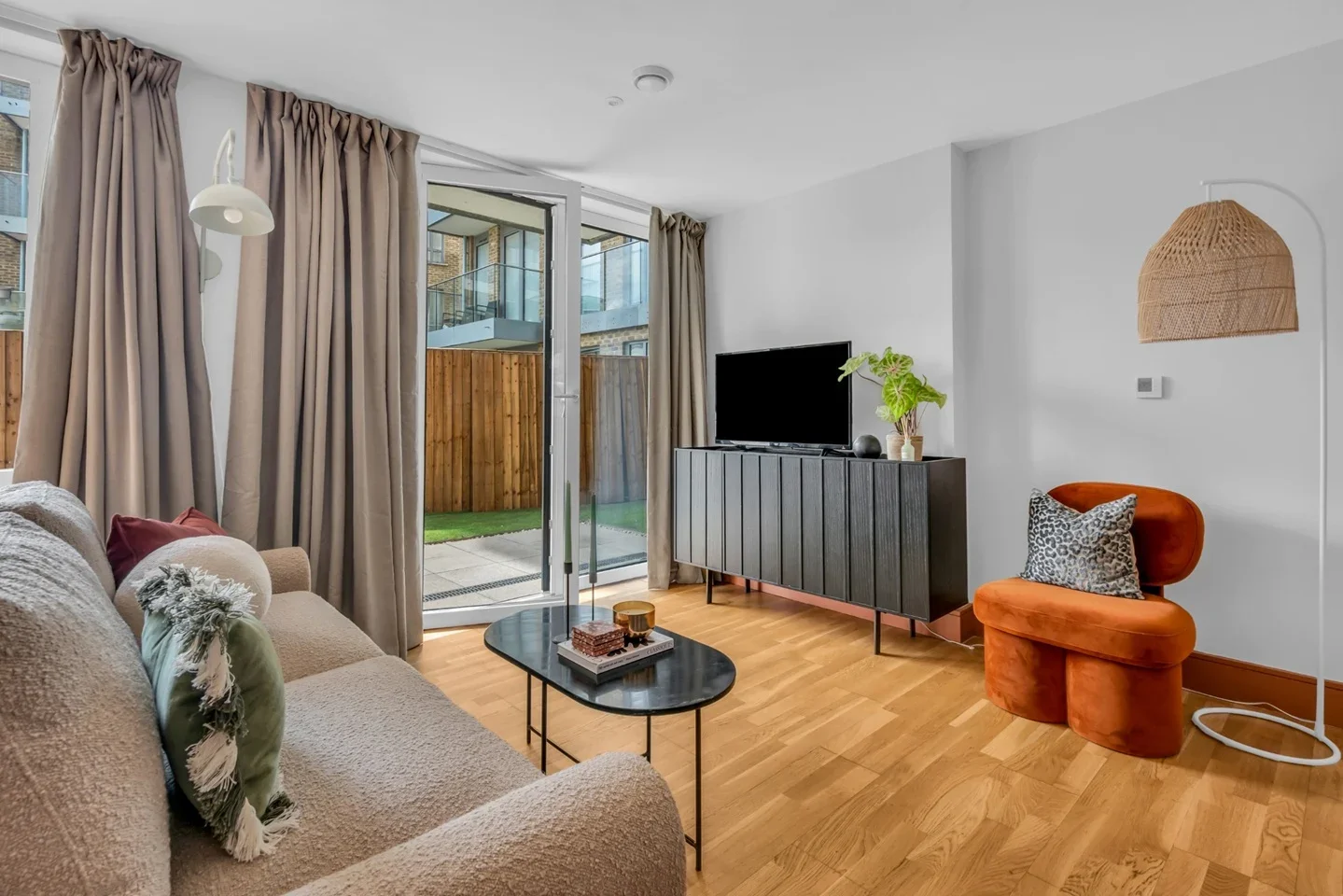 Flat St. Anne's Row in Greater London