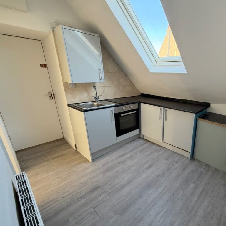 Flat Brigstock Road in Greater London