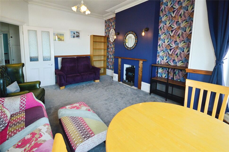 Flat Marine Parade in Teignbridge