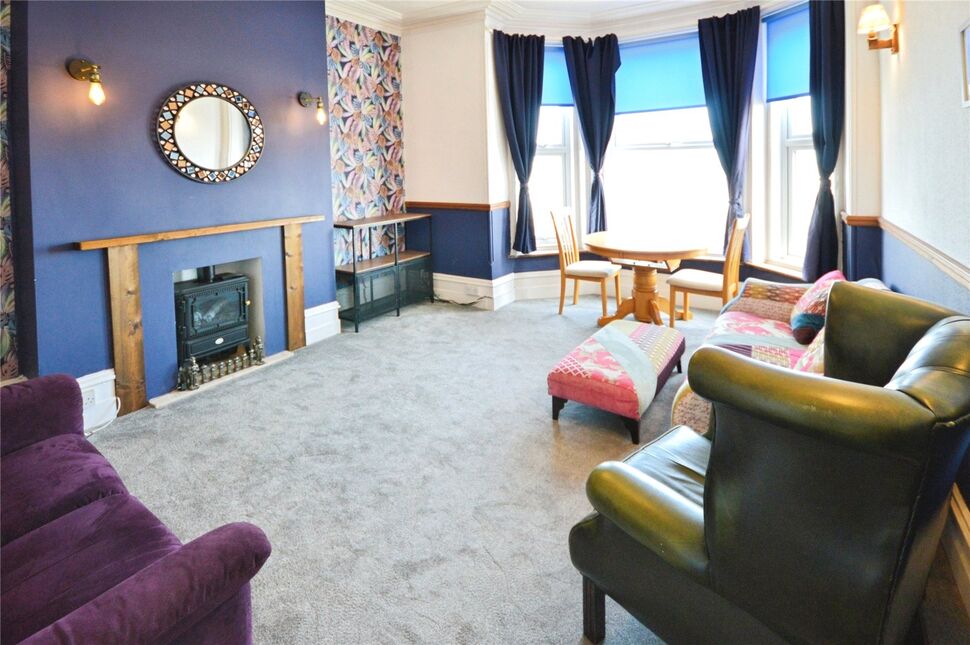 Flat Marine Parade in Teignbridge