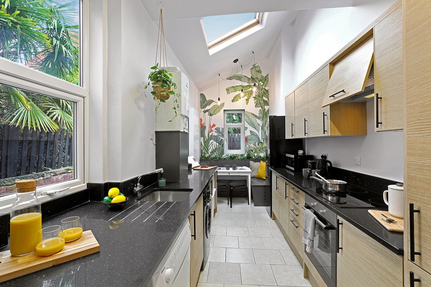 Room Barley Hill Road in Leeds