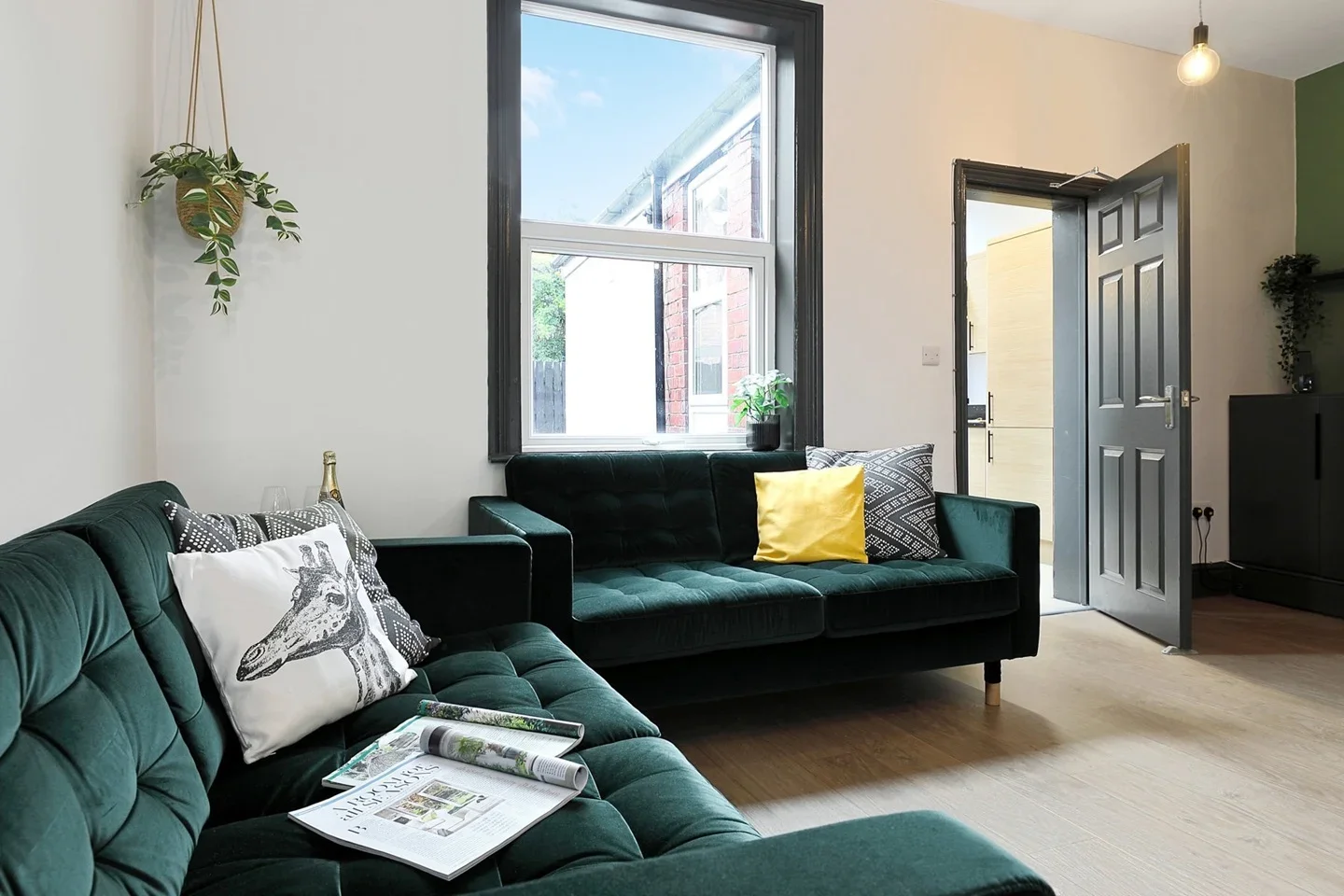 Room Barley Hill Road in Leeds