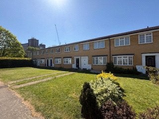 Flat Hawksway in Borough of Spelthorne