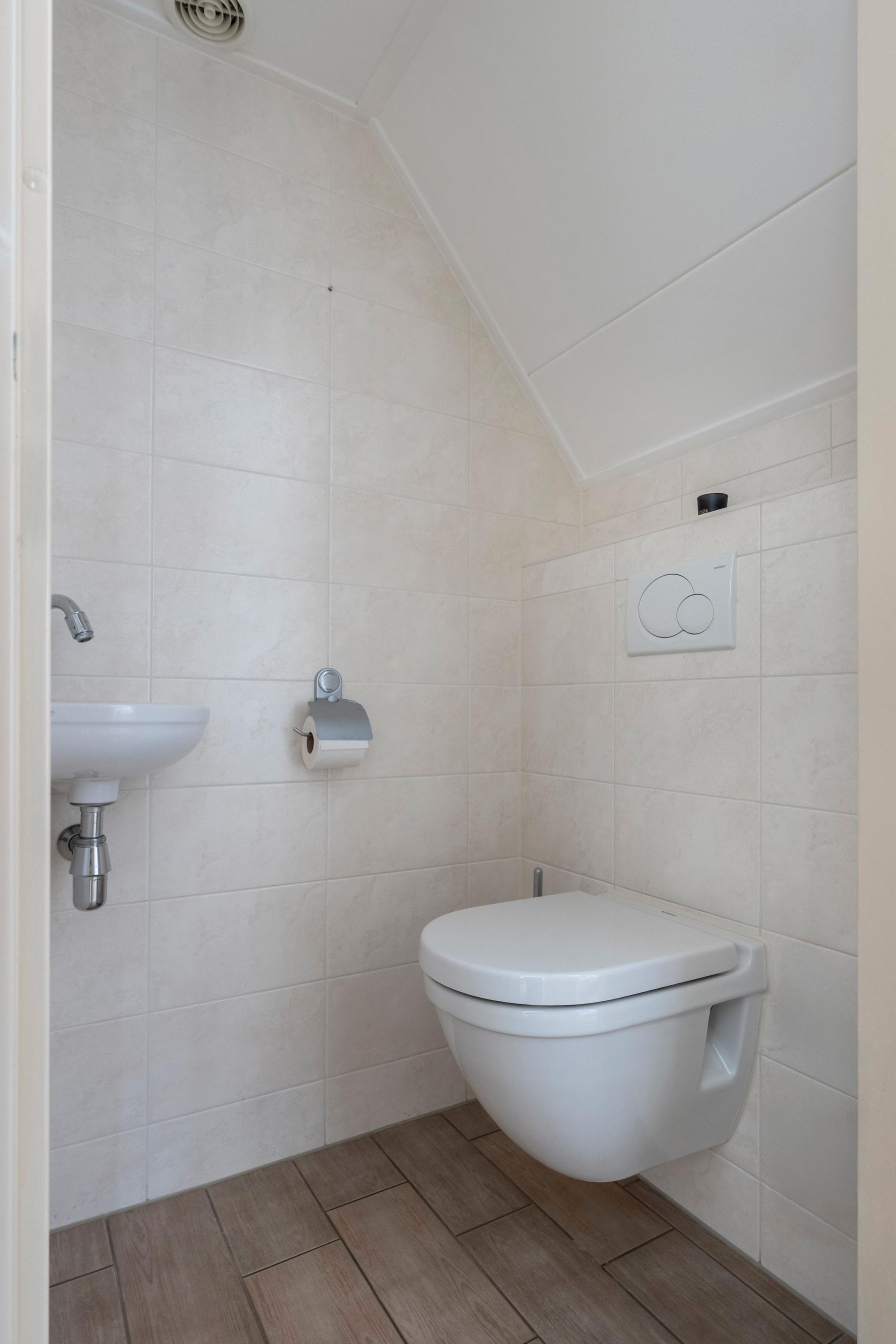 Tussenwoning te koop: Alpenkraai 51, Emmen