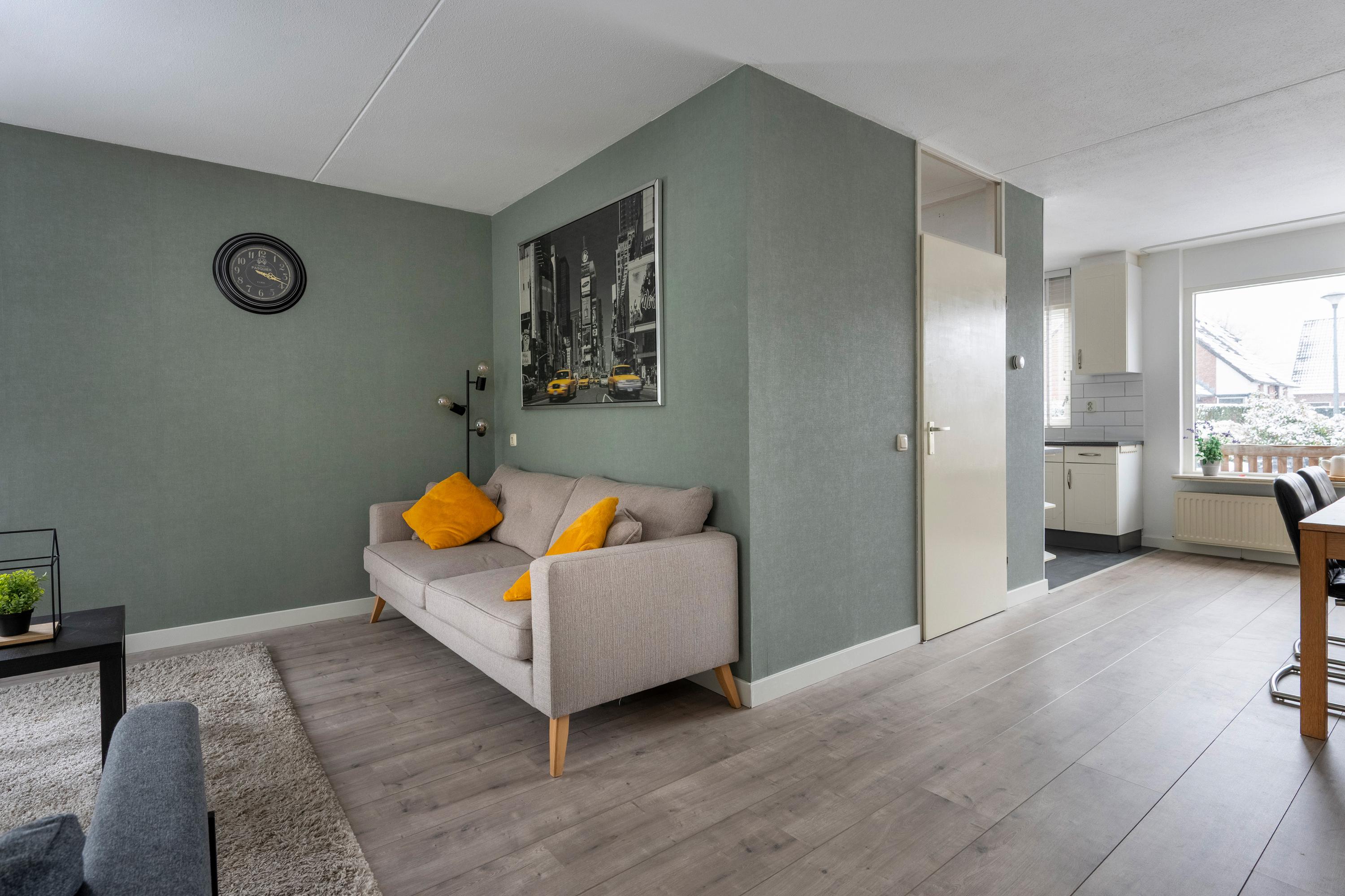 Tussenwoning te koop: Alpenkraai 51, Emmen