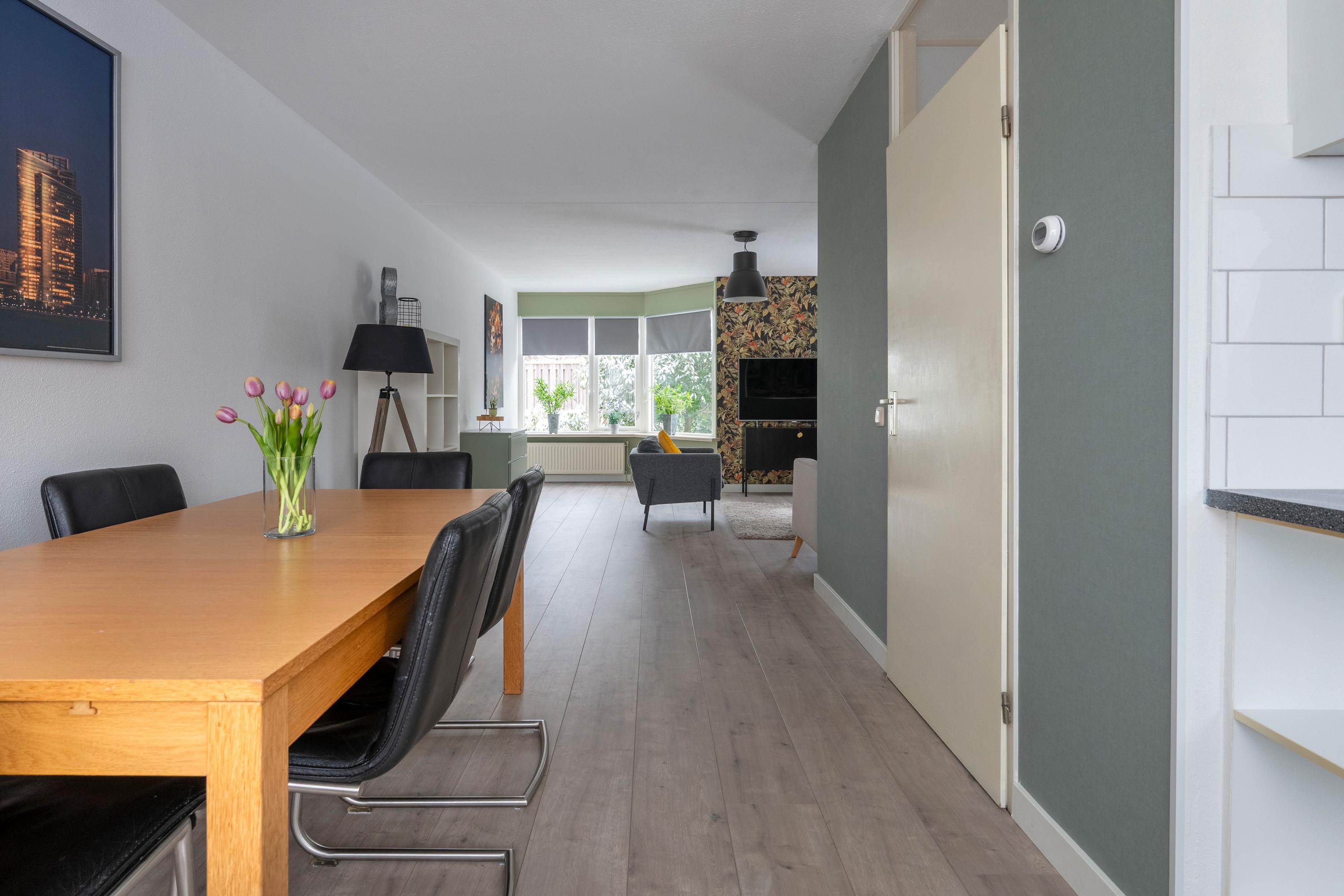 Tussenwoning te koop: Alpenkraai 51, Emmen
