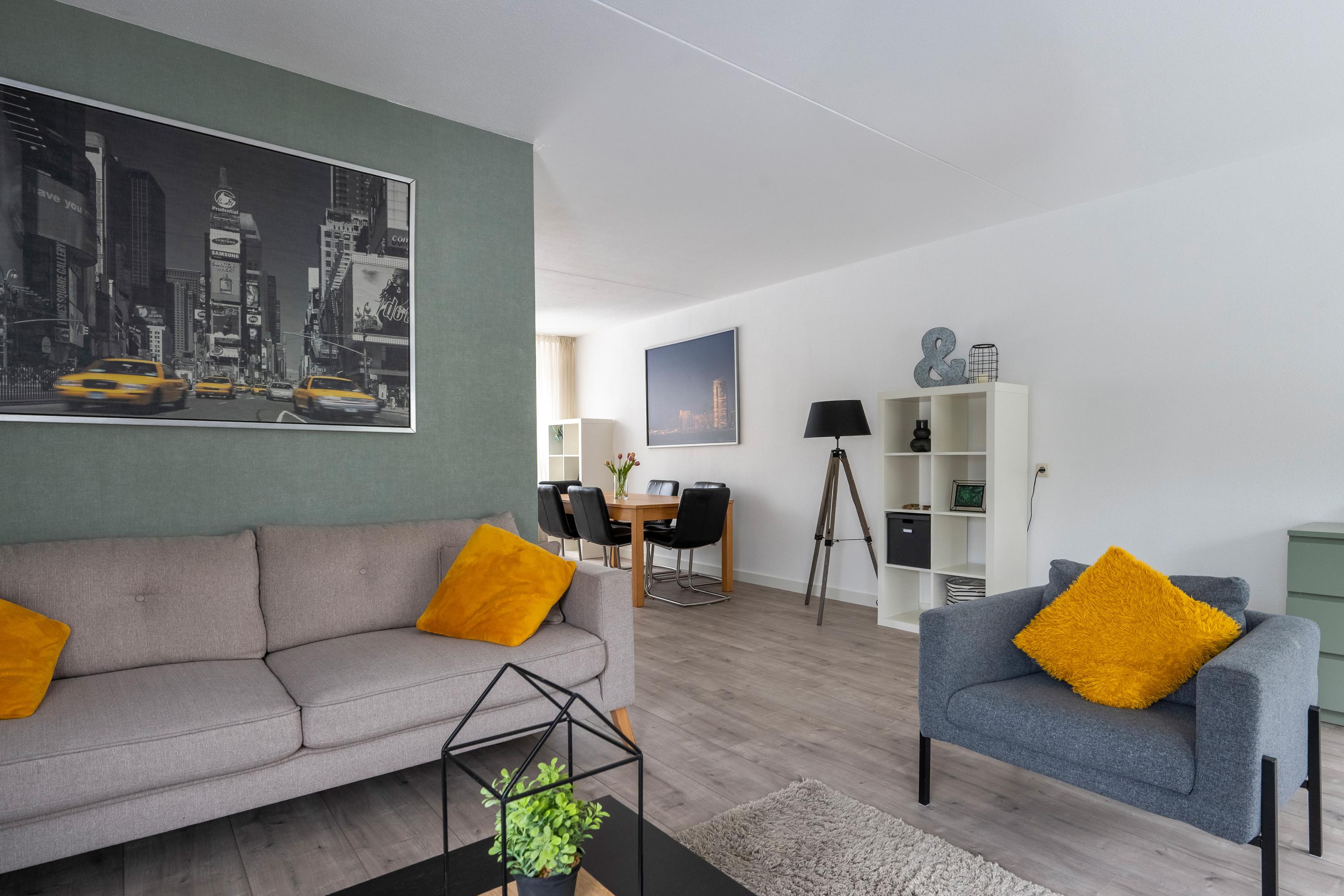 Tussenwoning te koop: Alpenkraai 51, Emmen