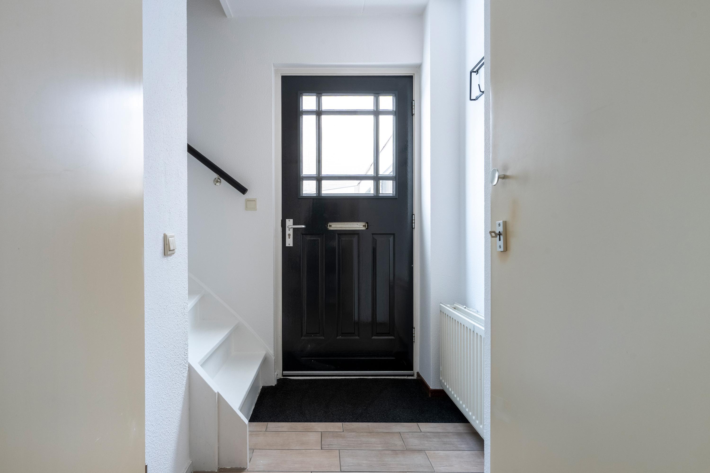 Tussenwoning te koop: Alpenkraai 51, Emmen